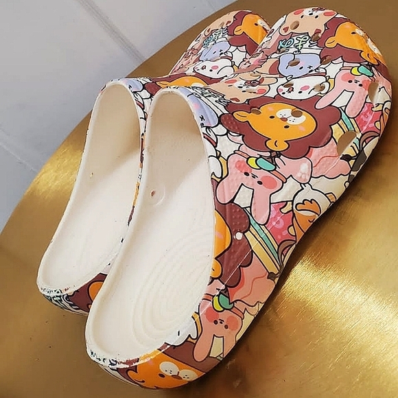 Women's Classic Cartoon Character Printed Clogs Size 8 🌴 - Picture 2 of 7
